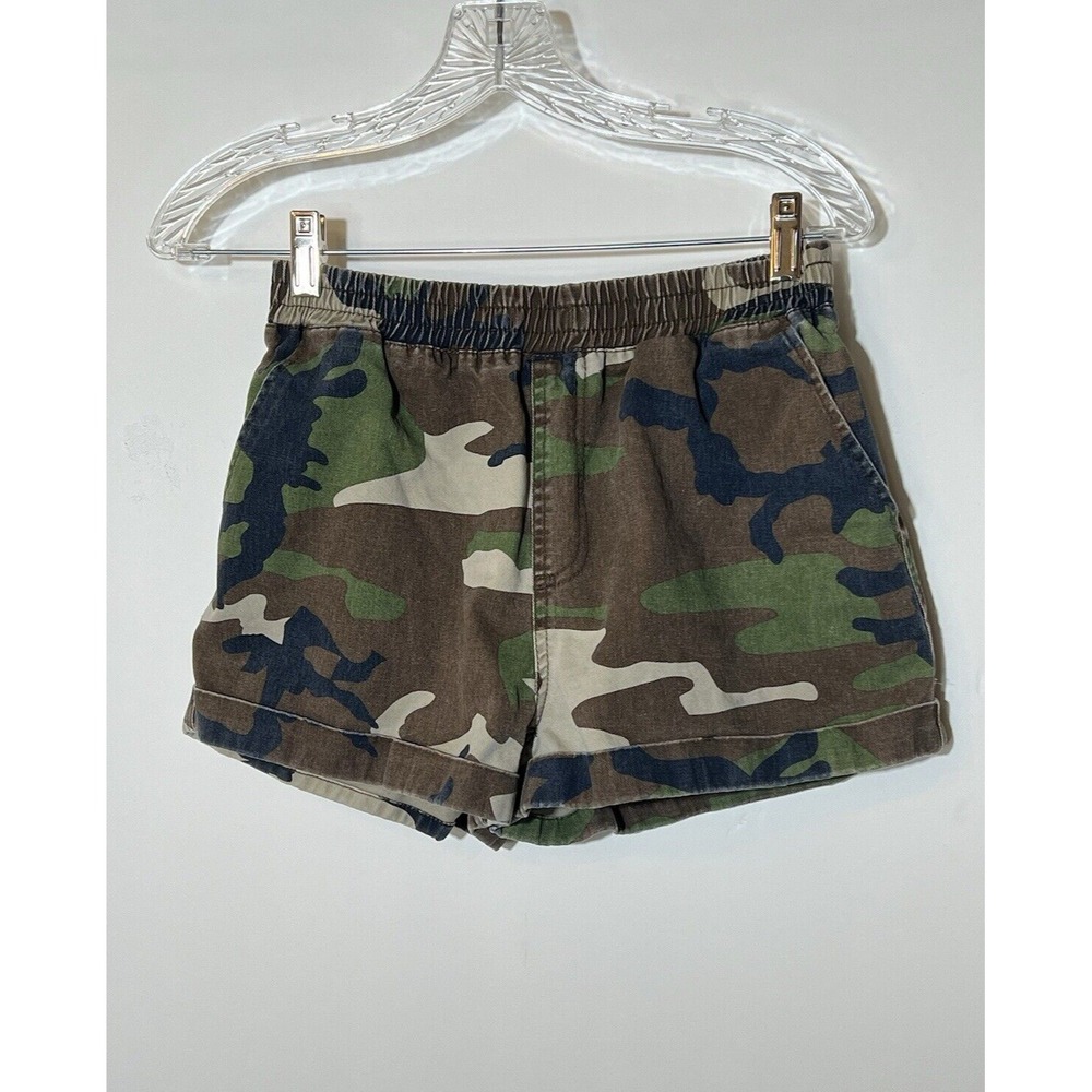 Forever 21 Camo shorts pull on‎ shorts womens sz medium elastiic waist 2" inseam